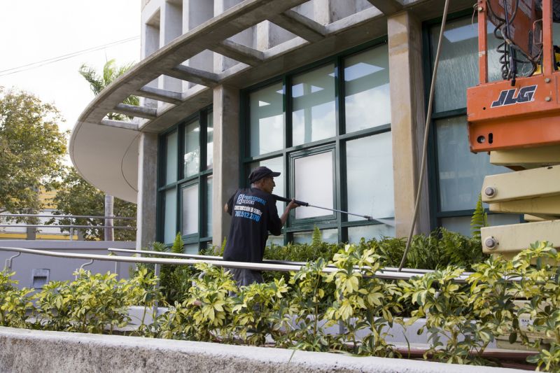 Window Powerwashing